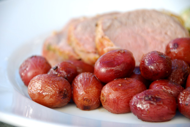 roasted-grapes-with-saba-on-plate-2