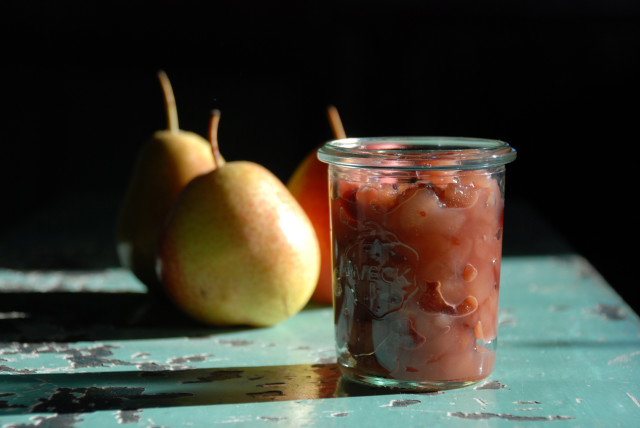 pear-ginger-chutney-tiny-farmhouse