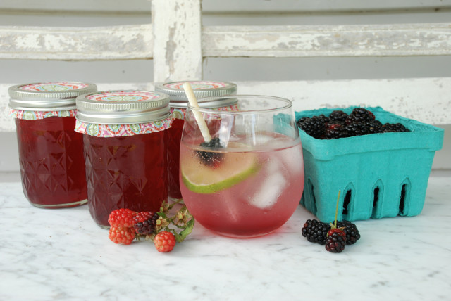 blackberry-simple-syrup 5 | tinyfarmhouse