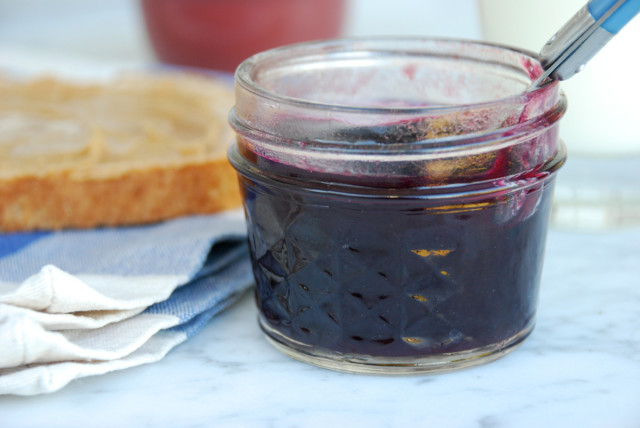 concord-grape-jelly 3 | tiny farmhouse