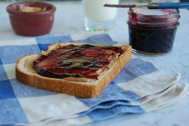 concord-grape-jelly 5 | tiny farmhouse